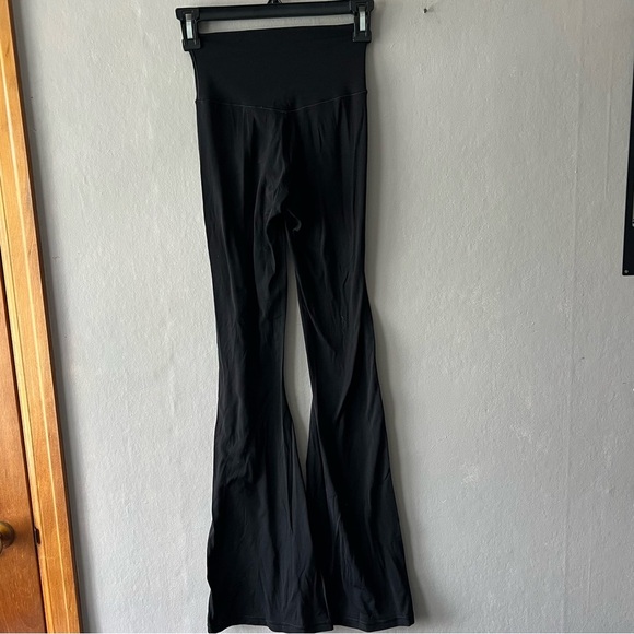 Aerie Offline Black Crossover Flare Leggings Size Small - Picture 4 of 5